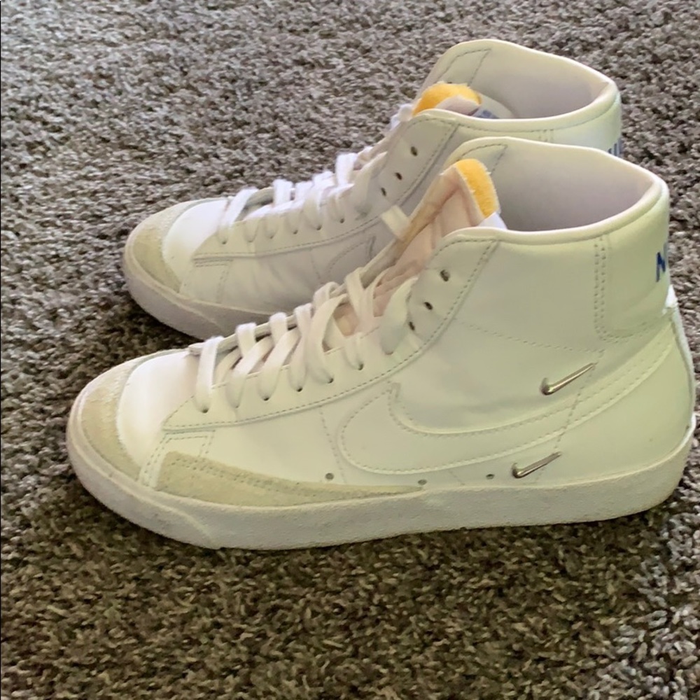 Nike Blazer sisterhood